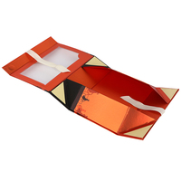 Elegante Scatola di Carta Artigianale a Forma Trapezoidale, Confezione in Carta Artistica con Finitura Opaca, Finestra, Nastro, Interno Imbottito in Spugna e Lamina Dorata UV