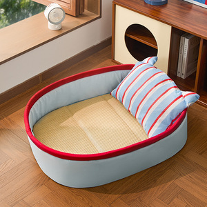 Coussin ovale pour animaux de compagnie avec oreiller rayé pour chiens, utilisation été et toutes saisons, lavage à la main, rembourrage en fibre de polyester - Product Image 1