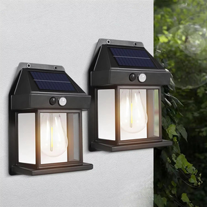Applique murale solaire étanche IP65 avec détecteur de mouvement crépusculaire, 3 modes, rechargeable, pour porche et patio - Product Image 1