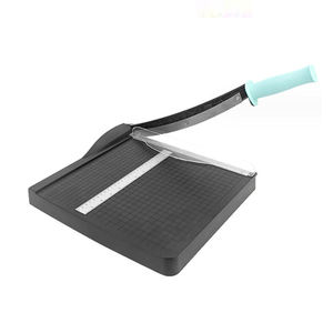 Taglierina Manuale Portatile per Carta 12x12 Pollici, Capacità 16 Fogli con Base a Griglia e Righello, Compatibile A4 per Artigianato e Uso Domestico - Product Image 3