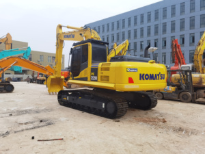รถขุดไฮดรอลิกแบบตีนตะขาบ Komatsu PC200 มือสอง น้ำหนัก 20 ตัน นำเข้าจากญี่ปุ่น ชั่วโมงการทำงานต่ำ สภาพดี เหมาะสำหรับงานก่อสร้าง - Product Image 6