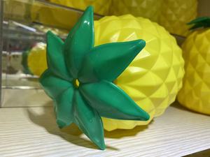 Tiki <span class=keywords><strong>Aloha</strong></span> <span class=keywords><strong>Party</strong></span> Flamingo Moana festa a tema 36 OZ con coperchio e paglia 7 pollici a forma di ananas bicchieri di plastica - Product Image 5