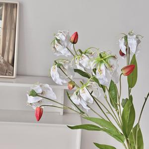 Ramo de Lirios Artificiales de Seda, Flores Rojas, Naranjas y Blancas, Alta Simulación, Decoración para Bodas y Hogar, Estilo Minimalista - Product Image 4