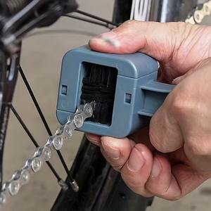 Cepillo de Limpieza de Cadenas de Bicicleta y Motocicleta Avanzado - Mango Ergonómico con Cerdas de Plástico Duraderas para Eliminar la Suciedad Eficazmente - Product Image 3