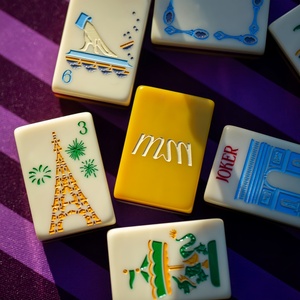 En Stock, Pedido Mínimo 1 Juego, Juego de Mahjong de Viaje Moderno de 3 Capas, Nuevo y Personalizado, Amarillo, 160 Fichas de Mahjong Americanas de Acrílico Grabado de Lujo - Product Image 2