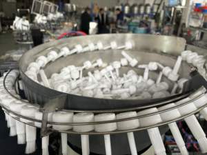 Líquido agitador plástico vidrio sellado semiautomático A03 100Ml máquinas latas de Pvc máquina de llenado tapado - Product Image 3