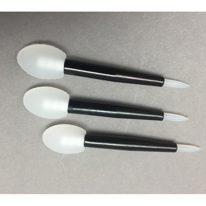 Applicateur de fard à paupières en silicone à deux extrémités, pinceau à paupières en silicone, estompeur de fard à paupières - Product Image 1