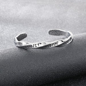 Bracelet en acier inoxydable vintage irrégulier en forme de torsades de pâte frite, style hip-hop punk anglais, pour hommes et femmes - Product Image 3