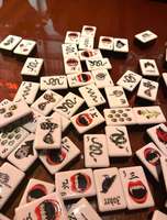 Jeu de Mahjong Américain Personnalisé en Acrylique Gravé – Édition Spéciale Fêtes – Idéal pour Soirées de Jeu en Famille et Cadeaux