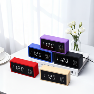 Réveil numérique LED moderne en bambou avec rétroéclairage, alimenté par piles, pour chambre à coucher, maison, bureau, accessoire de bureau - Product Image 1