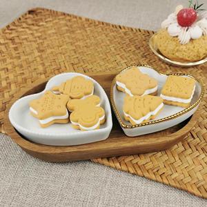 Piatto da Dessert a forma di cuore in ceramica di alta qualità da 10 cm 4 pollici per ristorante glassa bianca lucida con glassa cerchiata d'oro - Product Image 5