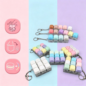 31 Diseños Mini Teclado Fidget Toy Llaveros Redondos con Teclas Antiestrés para Niños y Adultos - Product Image 5