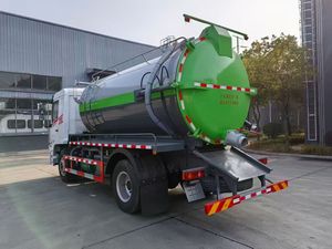 Camion d'assainissement diesel Dongfeng avec système d'aspiration haute pression, capacité de pompage de boues de 10-12m³, transmission manuelle - Product Image 4