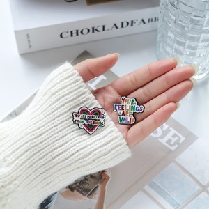 Actias Selene Ningpoana Broche en émail Broche insecte papillon papillon coloré personnalisé Insigne de revers en métal imprimé Bijoux de nature Cadeau - Product Image 2