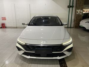 Hyundai Elantra 2023 1.5L CVT <span class=keywords><strong>LUX</strong></span> Edizione Premium, Vernice Originale di Fabbrica 100% su Tutta la Carrozzeria, Auto Usata di Seconda Mano - Product Image 2