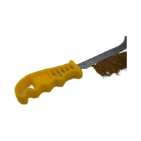 Brosse métallique industrielle en laiton pour bricolage Long manche en plastique Fil d'acier Couteau à gratter à la main Nettoyage Soudage Laitier Rouille Personnalisable OEM