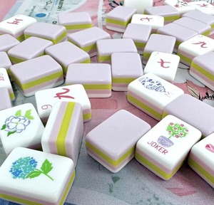 Tuiles de Mahjong <span class=keywords><strong>en</strong></span> Acrylique Rose, Jeu de Mahjong Portable pour le Voyage et le Camping avec Joker Fleur, pour le Divertissement Familial <span class=keywords><strong>en</strong></span> Intérieur et <span class=keywords><strong>en</strong></span> Extérieur, Cadeau - Product Image 5