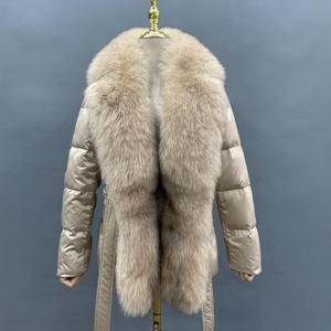 Veste en duvet de fourrure de renard véritable pour femmes Janefur en gros, taille plus, blanc doré, veste d'hiver pour femmes avec garniture en fourrure de renard - Product Image 2