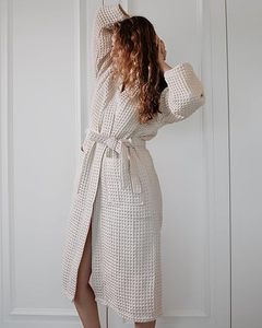 100% coton gaufré Kimono peignoir <span class=keywords><strong>pour</strong></span> hommes et femmes Style de luxe vêtements de loisirs confortables poches fonctionnelles Robe de Relaxation confortable - Product Image 2