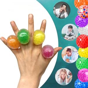 Pelotas Antiestrés de 3.5cm con Cuentas de Agua, Pelotas de Gel Suave TPR para Apretar, Pelotas Estilo Uva - Product Image 2