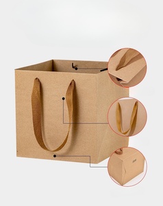 Sac cadeau de luxe en carton carré ivoire avec estampage à chaud pour la promotion en supermarché - Product Image 5