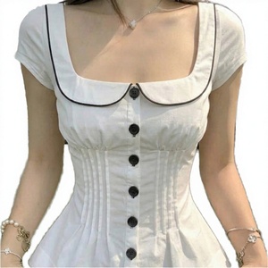 Camiseta de Punto con Cuello Alto en Color Negro y Blanco, Diseño de Botones en la Cintura, Manga Corta, Top de Verano para Mujer - Product Image 2