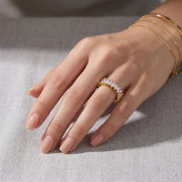 Anillo Dreamshow de Acero Inoxidable Chapado en Oro con Circonita Cúbica de Corte Marquesa, Joyería Elegante y Minimalista para Mujer