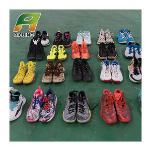 Bales de vêtements d'occasion sélectionnées, chaussures de sport de marque usagées - Product Image 6