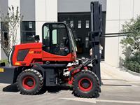 Düşük Gürültülü Otomatik Vitesli Arazi Forklifti 3 Ton Taşıma Kapasiteli Düşük Yakıt Tüketimli Forklift