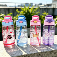 Bouteille d'eau scolaire en plastique PC de 500 ml avec couvercle à paille, en stock, pour les boissons des enfants, imprimée avec des dessins animés mignons, haute qualité
