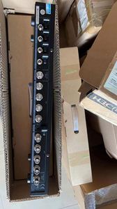 ระบบไมโครโฟนไร้สาย UHF แบบพกพา AOSHEN 4 ช่องสัญญาณ ระยะไกลพิเศษ พร้อมเสาอากาศและเครื่องขยายเสียง รุ่น BK890 - Product Image 6