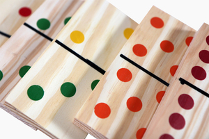 맞춤형 클래식 작은 나무 도미노 게임 세트 28 더블 여섯 타일 저장 상자 수제 블록 게임 - Product Image 2