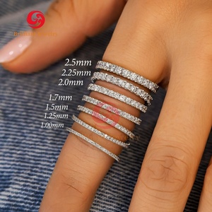 แหวนเพชรทรงกลมแบบ Eternity <span class=keywords><strong>Band</strong></span> ขายส่ง ผลิตด้วยวิธี HPHT CVD ระดับความสะอาด VVS เพชรเพาะเลี้ยงในห้องปฏิบัติการ ทองคำแท้ 14K 18K เงินแท้ 925 เครื่องประดับแหวนหมั้นสำหรับผู้หญิง - Product Image 1