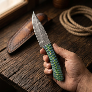 Couteau à lame fixe Drop Point en acier Damas forgé, manche en bois Pakka bleu, personnalisable pour la chasse, le camping et la survie, garantie 3 ans - Product Image 3