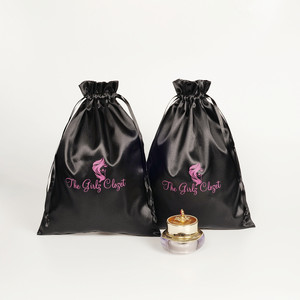 Sacs de luxe en satin de soie à cordon coulissant pour perruques, sacs en satin personnalisés avec logo pour lingerie et cheveux - Product Image 6