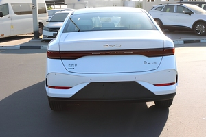 Voiture électrique 2025 B YD Qin Plus DM i à quatre roues - Product Image 2
