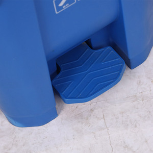 Foot Operated Plastic Trash Can Red Rectangular Pedal Lid Indoor Outdoor Use 2.38kg 4.86kg ZH 021 - Product Image 2
