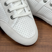 Sneakers plates en cuir perforé de luxe pour hommes, style Old Money, lacets, baskets décontractées