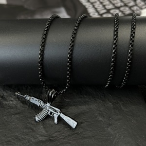 Collar de Estilo Retro Europeo y Americano para Hombre con Colgante de Fusil AK47 Chapado en Oro y Cadena de Eslabones, Accesorios de Moda y Joyería - Product Image 1