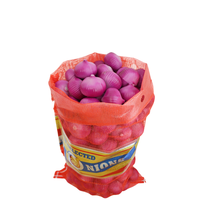 Sac en filet rouge Leno pour l'emballage des oignons avec étiquette de marque personnalisée, sacs en filet plastique respirants pour la vente en gros de légumes