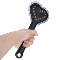 BDSM - Pagaie de fustigation en cuir PU noir 100% imperméable avec design de masque - Outil interactif pour l'entraînement, la soumission et la discipline