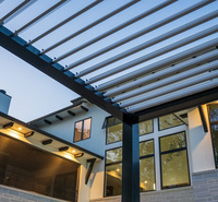 Pergola électrique en aluminium à lames orientables motorisées pour balcon extérieur, gazebo avec toit imperméable à capteur de pluie et revêtement en poudre