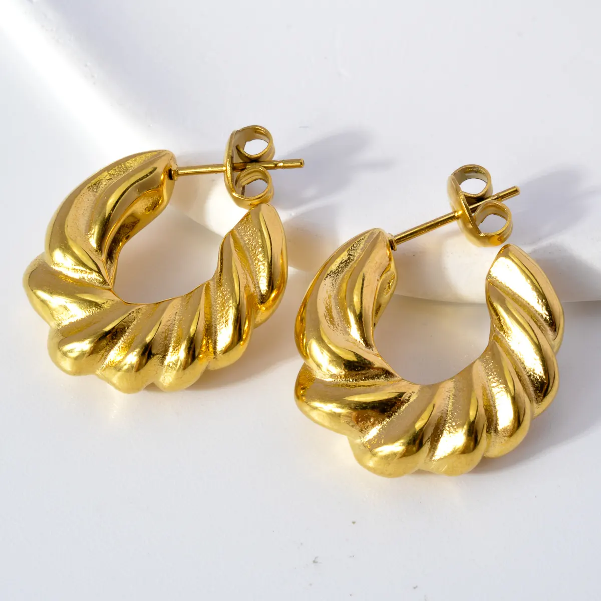 Wholesale bulk custom hypoallergenic waterproof gold plated stainless steel women Luxury fashion jewelry hoop earrings