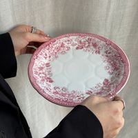 Assiette en porcelaine à imprimé floral rose de style français, assiette à dîner et à dessert en céramique avec glaçure en relief pour la décoration de table de mariage