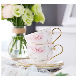 상한 금 변죽 분홍색 로즈 인쇄 사기그릇 커피 잔 세트 세라믹 차잔 및 접시 세트