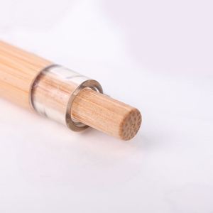 Stylo bille vierge en gros pour gravure laser, stylo publicitaire avec grip en bambou naturel et logo personnalisable - Product Image 3