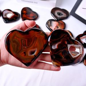 หัวใจแกะสลักจากคริสตัลคุณภาพสูงแบบขายส่ง หินอาเกตสีดำแดงลายไหม สำหรับการบำบัดและตกแต่งบ้าน - Product Image 5