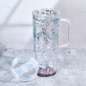 Nouveau style – Gobelet réutilisable transparent de 40 oz en plastique, type boule à neige, avec bouchon, poignée et couvercle, pour paillettes DIY, effet verre transparent - Product Image 1