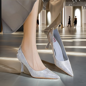 Vente en gros de chaussures à talons hauts pour femmes, noires, personnalisées, style escarpins, tendance mode été automne, bout pointu, talons fins, à enfiler - Product Image 2