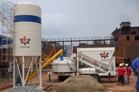 Prêt à l'emploi CE ISO Modèle spécial machines de construction mobile mini centrale à béton prix